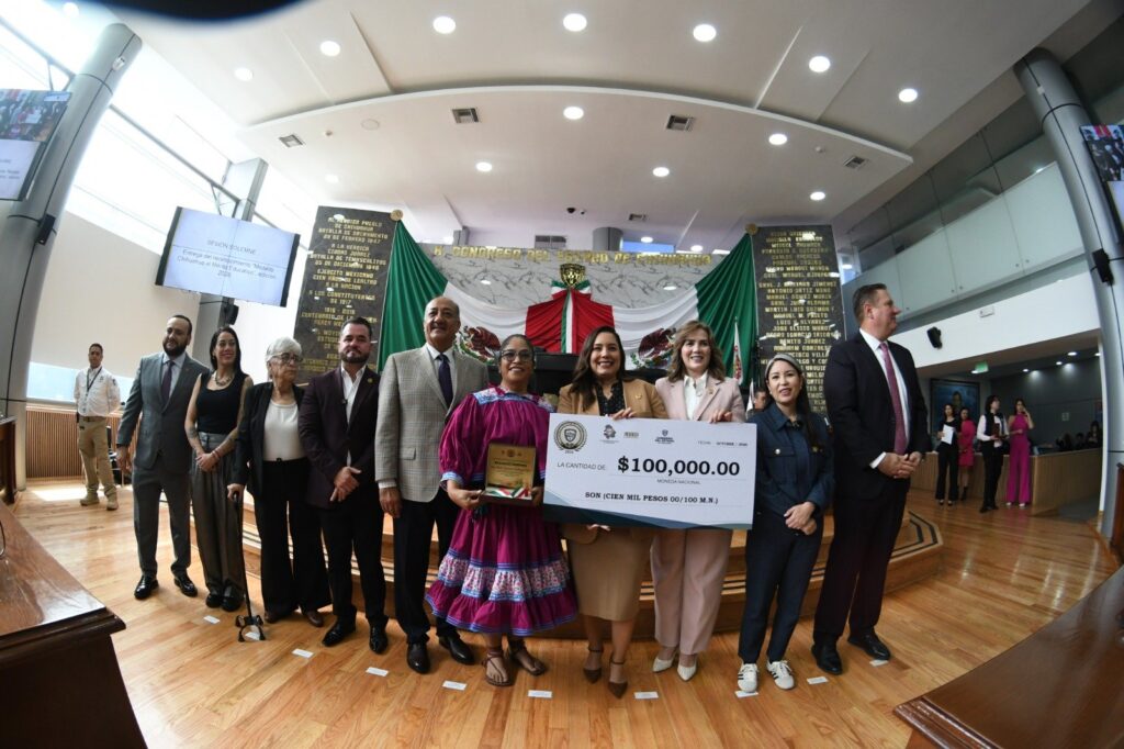 Entrega Congreso la Medalla Chihuahua al Mérito Educativo