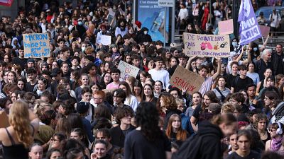 Casi 2.000 detenidos en Francia tras una semana de protestas por la educación de los estudiantes de secundaria