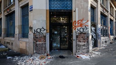 Panorama desolador en Francia tras una jornada de protestas que derivaron en violentos disturbios