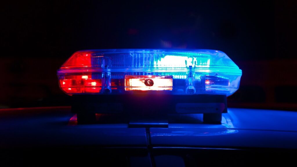 Sicarios asesinan a cuatro personas y hieren a tres en un bar en Michoacán